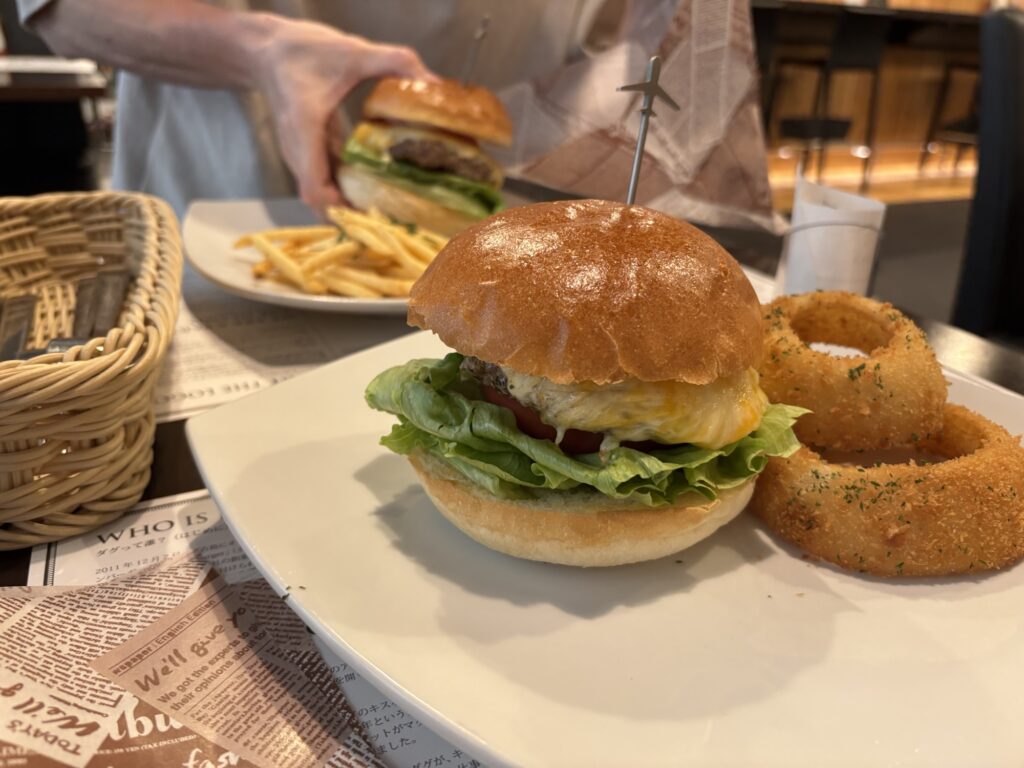 ダグズ・バーガー 石垣島店